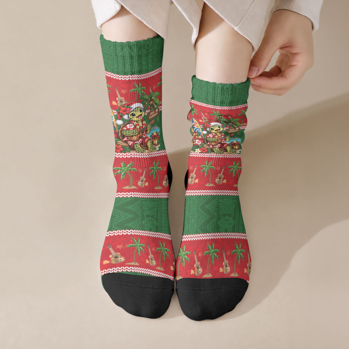 Hawaii Christmas Mele Kalikimaka Crew Socks Aloha Turtle Santa With Ukulele LT14 Crew Socks Red - Polynesian Pride