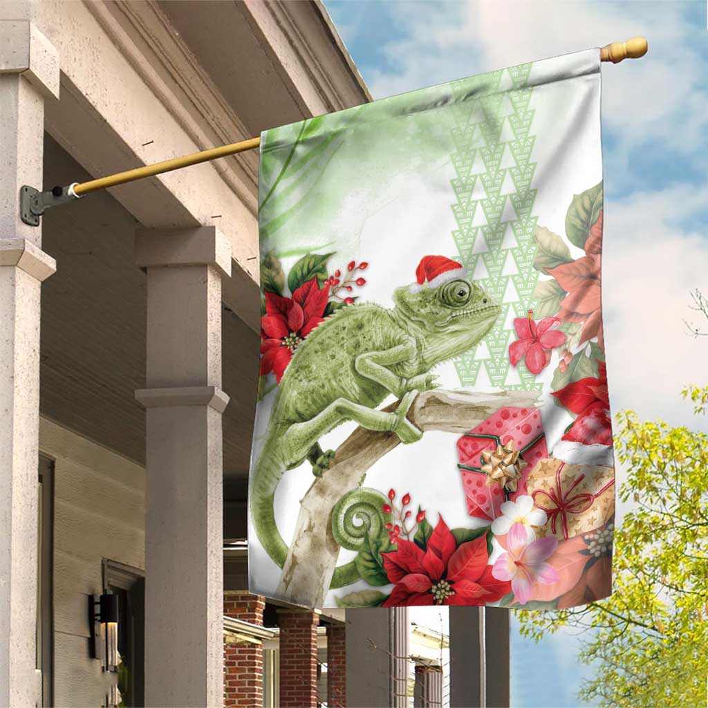 Pastel Green Hawaii Chameleon Christmas Garden Flag Mele Kalikimaka Kakau - Watercolor