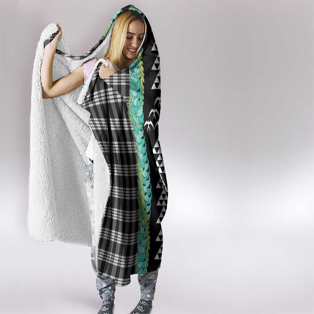 Black Palaka Hawaii Iwa Bird Hooded Blanket Hawaiian Kakau Jade Vine Lei LT14 - Polynesian Pride