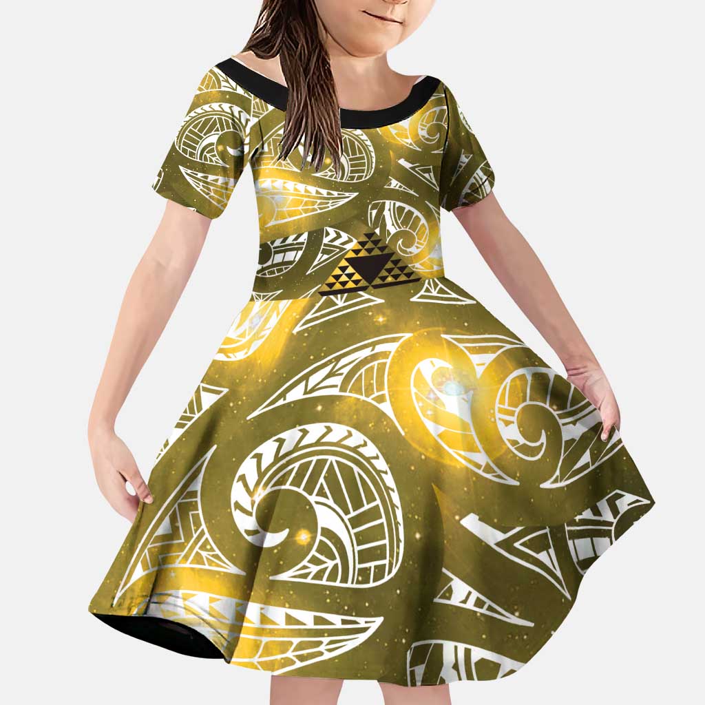Matariki New Zealand Family Matching Summer Maxi Dress and Hawaiian Shirt NZ Niho Taniwha Maori New Year Yellow Galaxy LT14 Daughter's Dress Yellow - Polynesian Pride