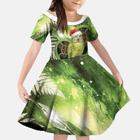 Kakapo New Zealand Christmas In July Family Matching Puletasi and Hawaiian Shirt NZ Aroha Koru Fern Marble Vibes LT14 Daughter's Dress Green - Polynesian Pride