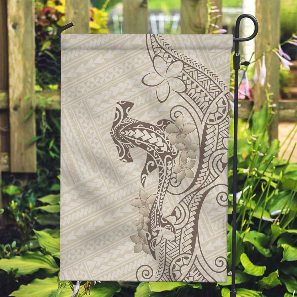 Beige Hawaii Garden Flag Hammerhead Shark Tattoo Curve Polynesian - Polynesian Pride