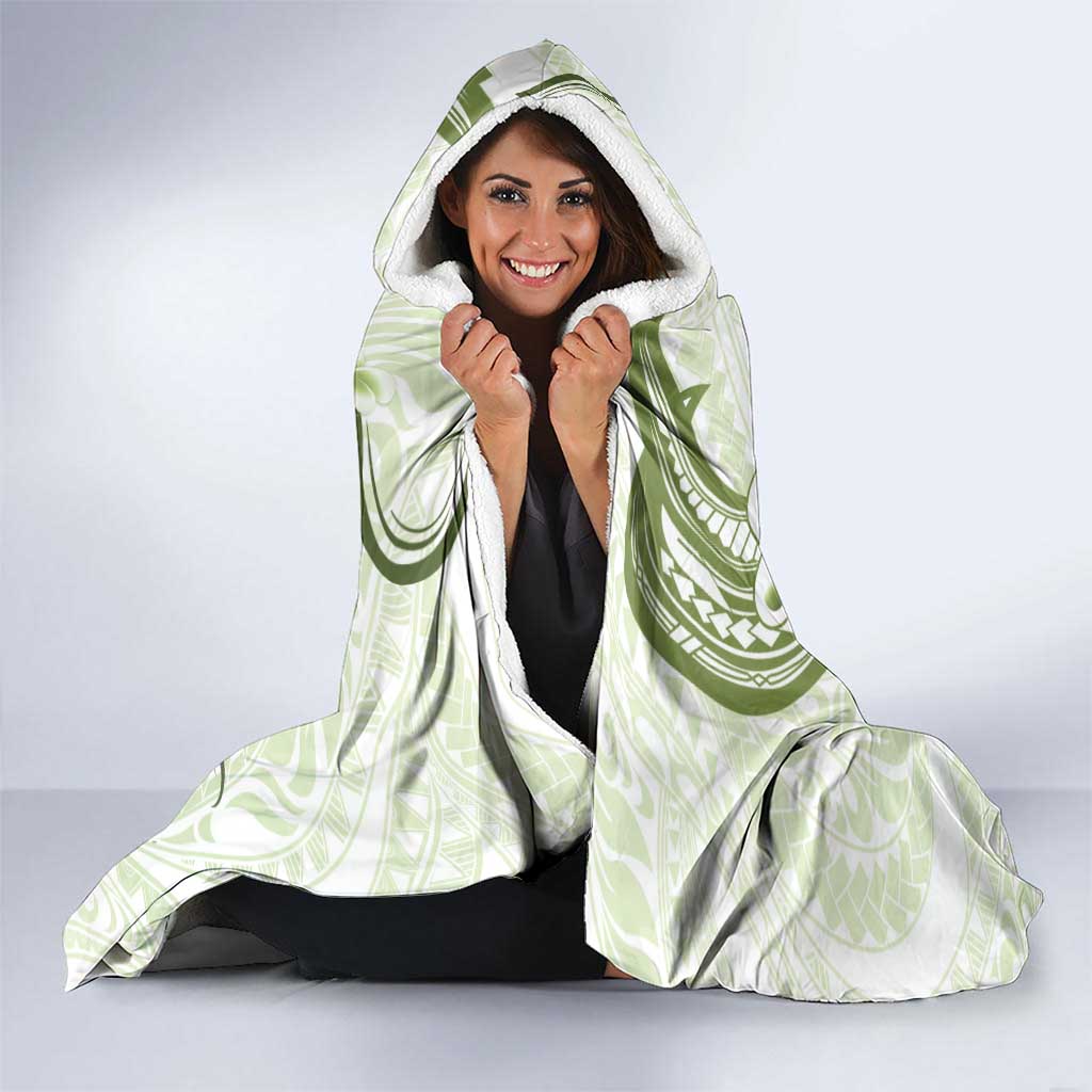 Green And White Hawaii Chameleon Hooded Blanket Plumeria Polynesian Tribal Art