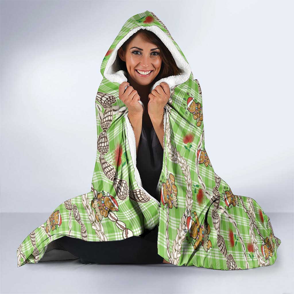 Green Palaka Hawaii Mele Kalikimaka Hooded Blanket Ohia Lehua Shell Leis Funny Gingerbread Santa - Polynesian Pride