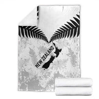 Custom New Zealand Silver Fern Football Blanket Go Aotearoa Grunge White - Polynesian Pride