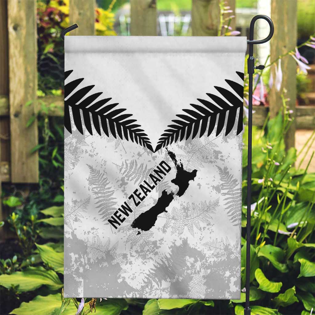 Custom New Zealand Silver Fern Football Garden Flag Go Aotearoa Grunge White - Polynesian Pride
