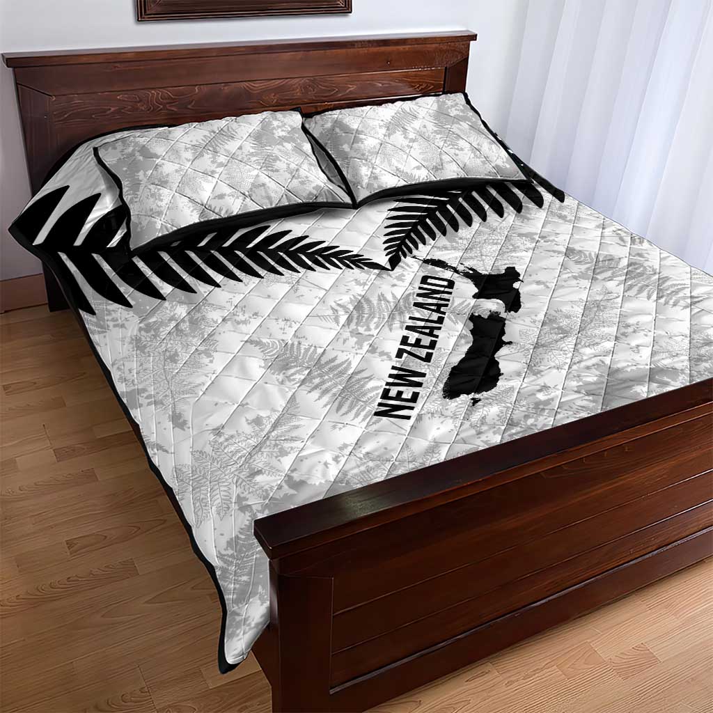 Custom New Zealand Silver Fern Football Quilt Bed Set Go Aotearoa Grunge White - Polynesian Pride