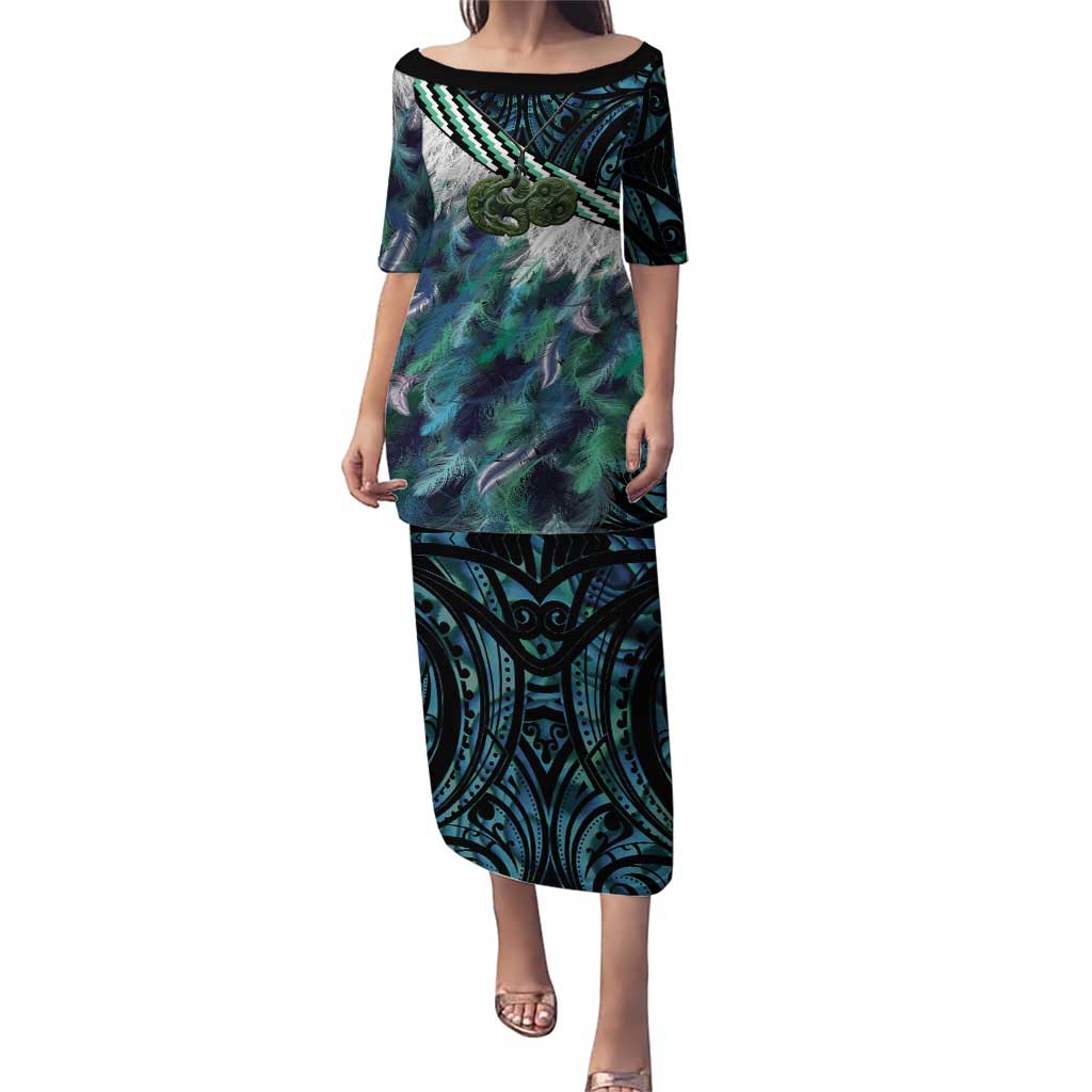 Turquoise Traditional Cloak Aotearoa Puletasi Maori Paua Shell Korowai Pattern