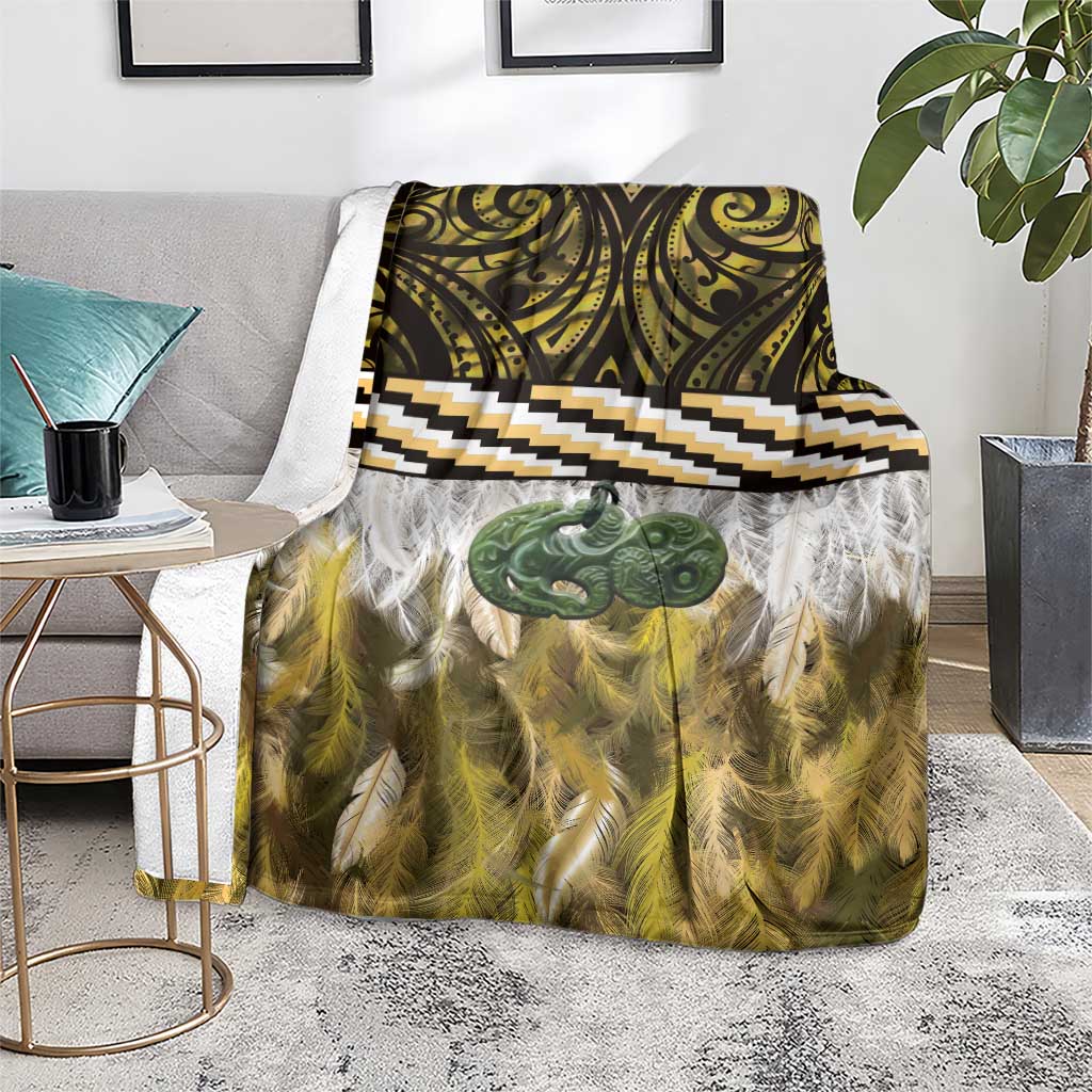 Yellow Traditional Cloak Aotearoa Blanket Maori Paua Shell Korowai Pattern