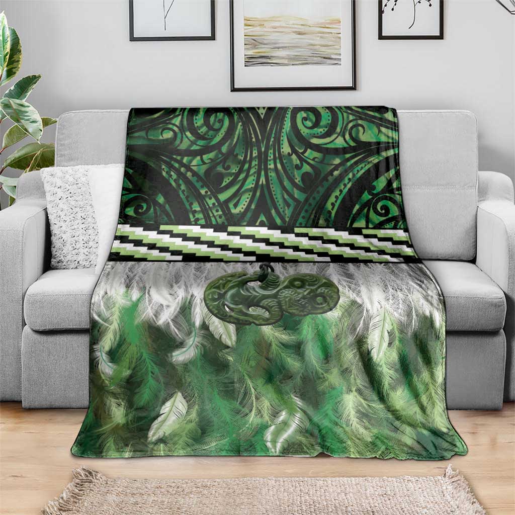 Green Traditional Cloak Aotearoa Blanket Maori Paua Shell Korowai Pattern