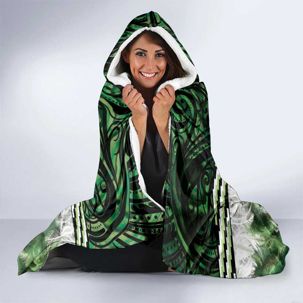 Green Traditional Cloak Aotearoa Hooded Blanket Maori Paua Shell Korowai Pattern