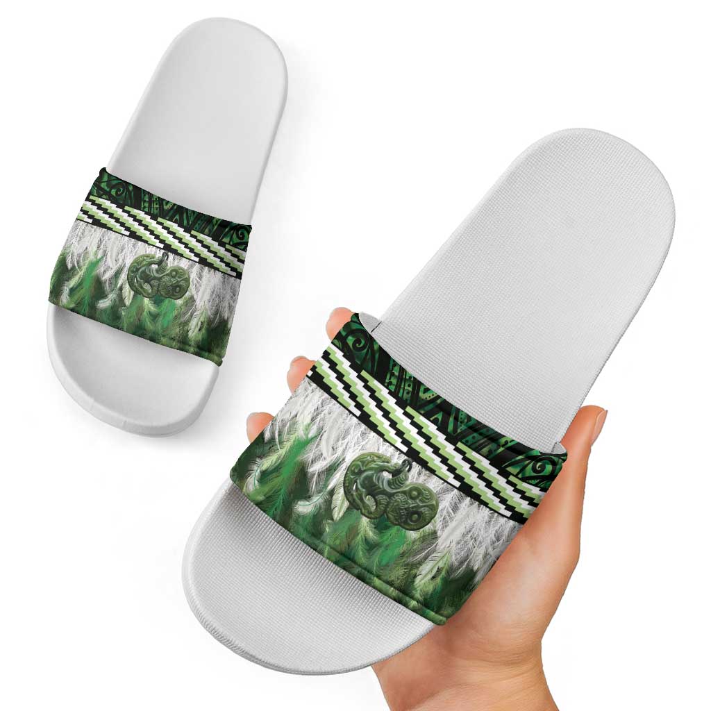 Green Traditional Cloak Aotearoa Slide Sandals Maori Paua Shell Korowai Pattern - Polynesian Pride