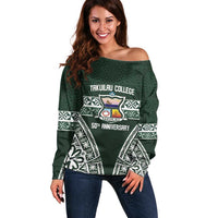 Personalised Tonga Takuilau College Off Shoulder Sweater 50th Anniversary Ngatu Kupesi - Polynesian Pride