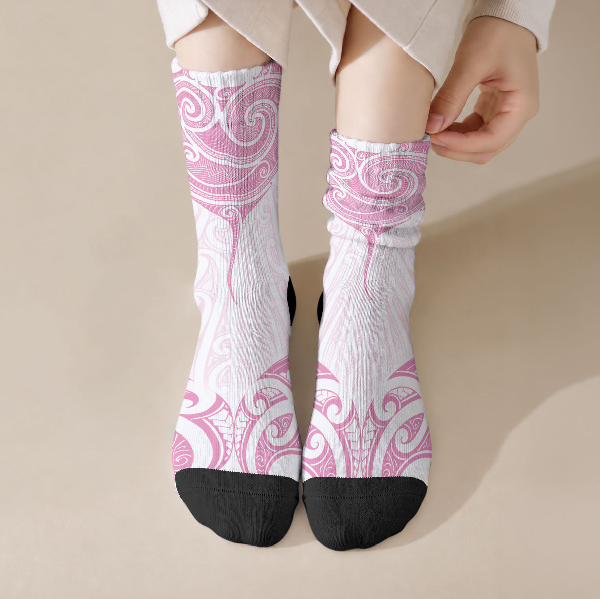 New Zealand Manta Ray Tattoo Crew Socks Aotearoa Maori Haehae Pink LT14 Crew Socks Pink - Polynesian Pride