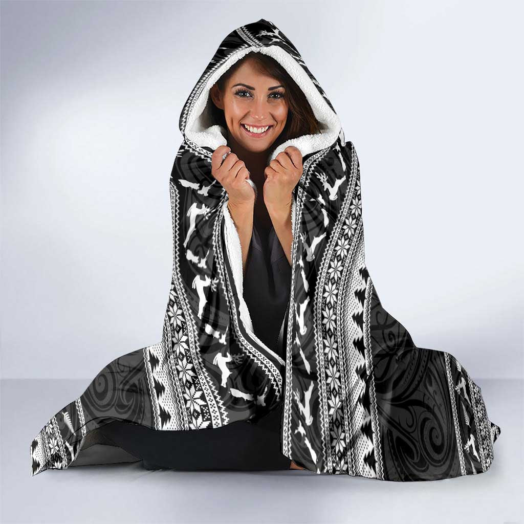 New Zealand Christmas Rugby Personalised Hooded Blanket Meri Kirihimete All Black Maori - Polynesian Pride