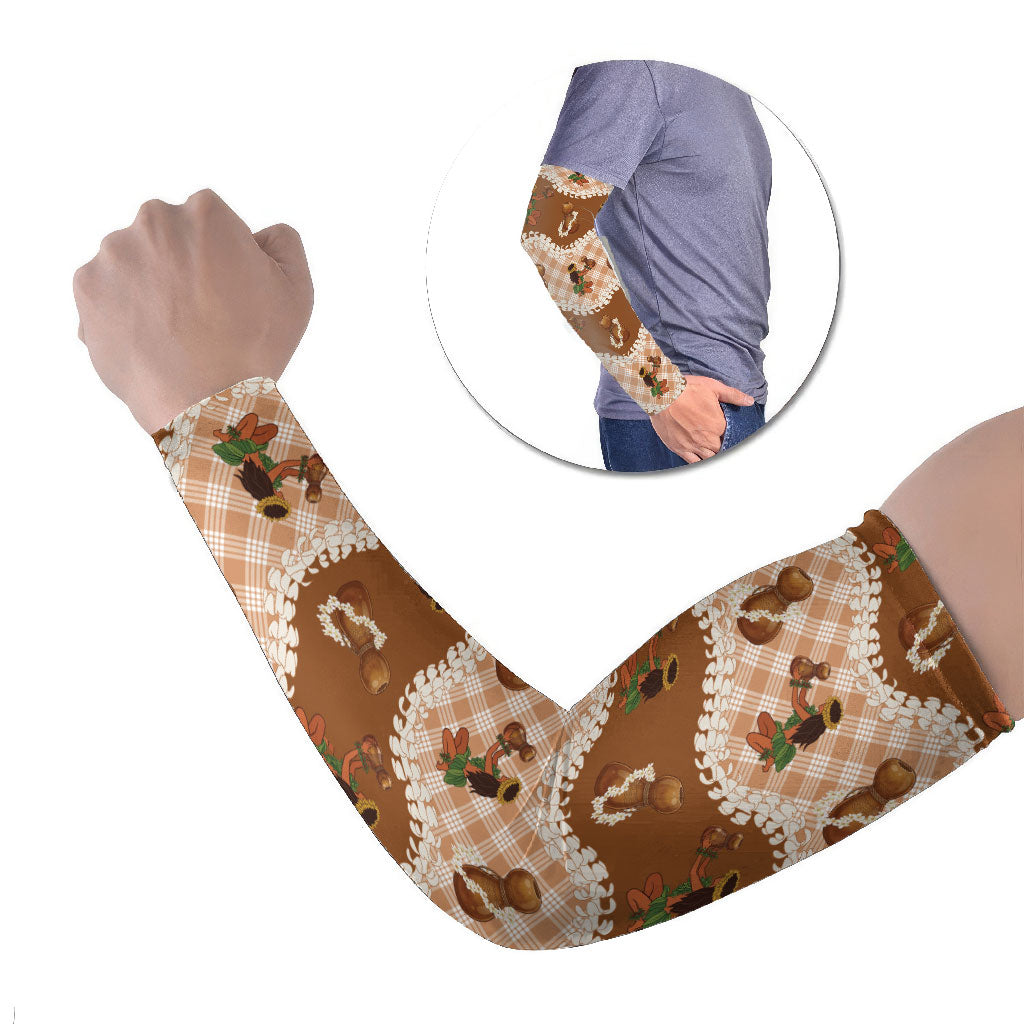 Ipu Heke Hawaii Makahiki Arm Sleeves Hawaiian Puakenikeni Lei Hula Girl Palaka Motifs LT14 Set of 2 Brown - Polynesian Pride