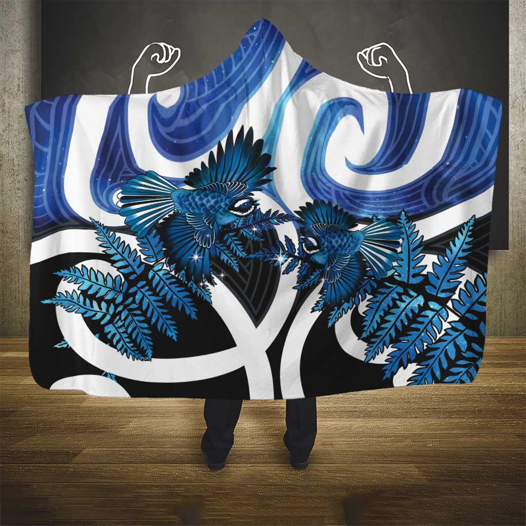 Piwakawaka New Zealand Matariki Hooded Blanket Maori New Year Silver Fern Blue Galaxy LT14 - Polynesian Pride