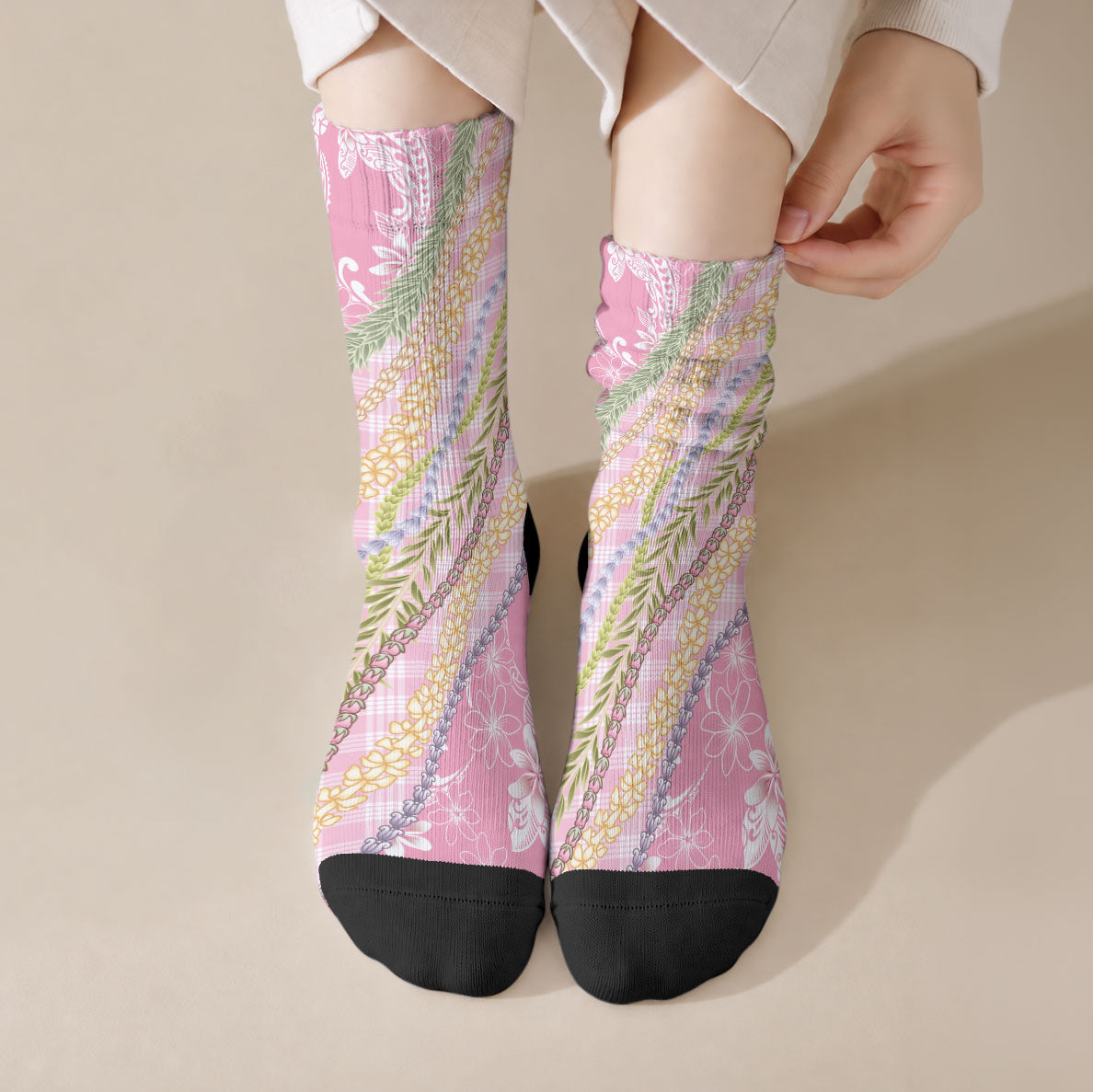 Pink Palaka Hawaii Leis Crew Socks Hawaiian-plaid Elegant Tropical Vibes LT14 Crew Socks Pink - Polynesian Pride