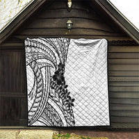 Black White Polynesia Tropical Flowers Quilt