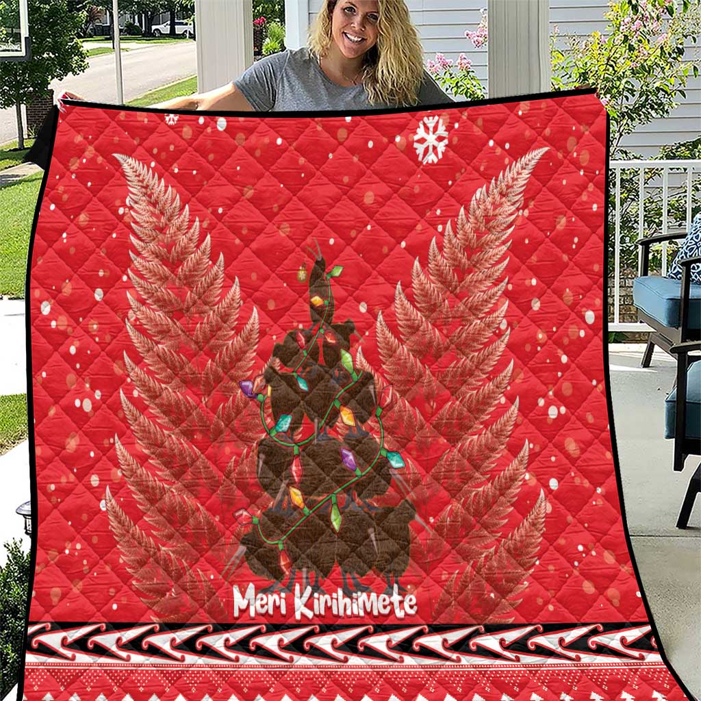 Kiwi New Zealand Christmas Quilt Meri Kirihimete Silver Fern - Red Color