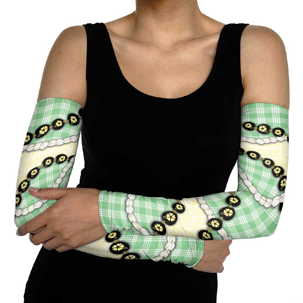 Green Palaka Hawaii Arm Sleeves Kukui Nut Pikake Lei Hawaiian Tapa Pattern - Polynesian Pride