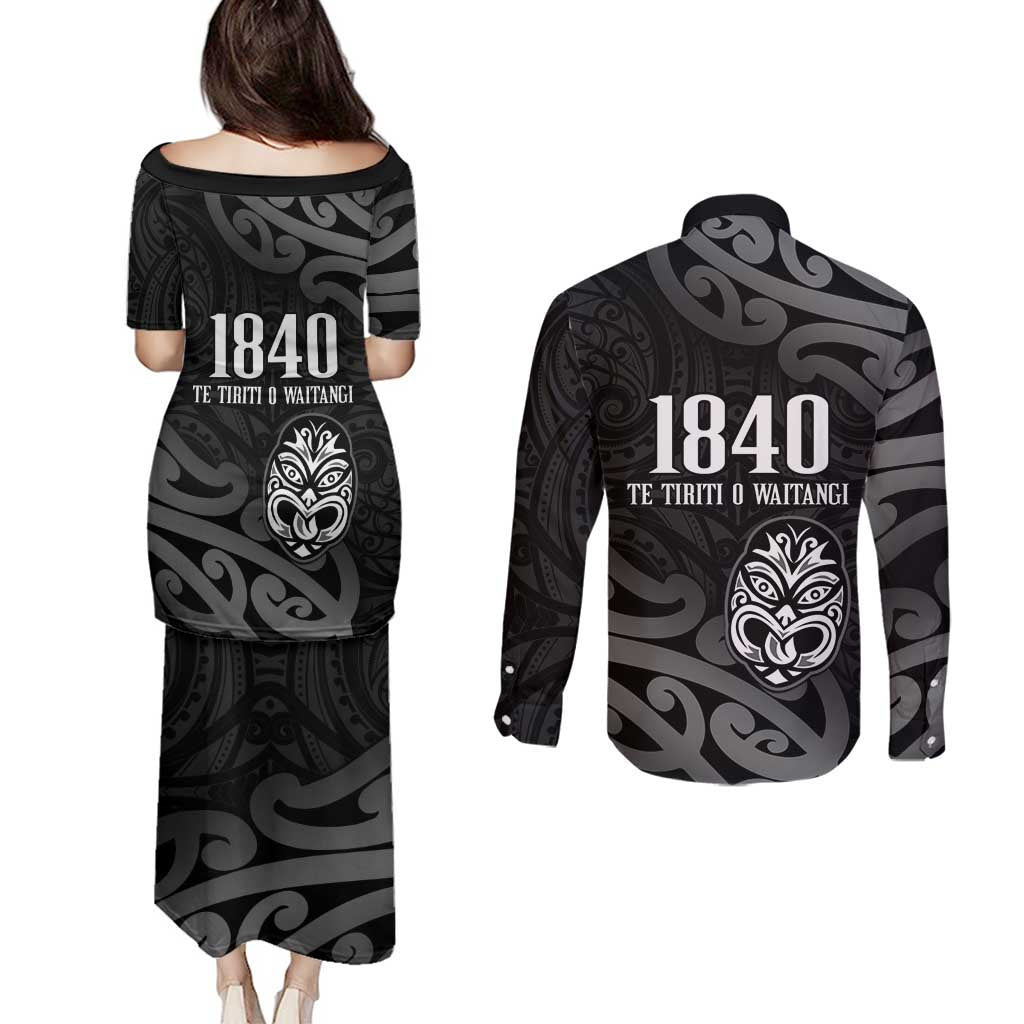 New Zealand 1840 Waitangi Day Couples Matching Puletasi and Long Sleeve Button Shirt Aotearoa Haka Mask - Black Version