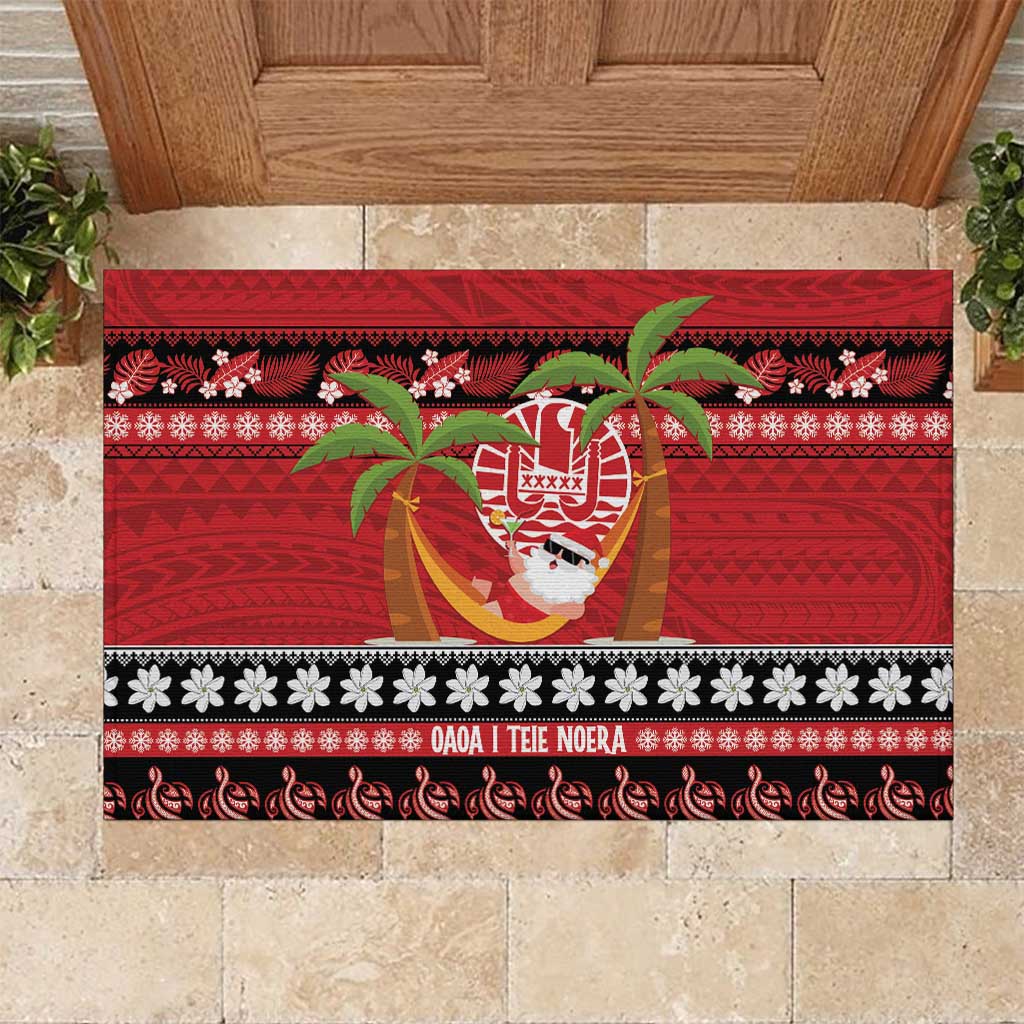French Polynesia Christmas Rubber Doormat Tiare Chilling Santa Oaoa I teie Noera - Polynesian Pride