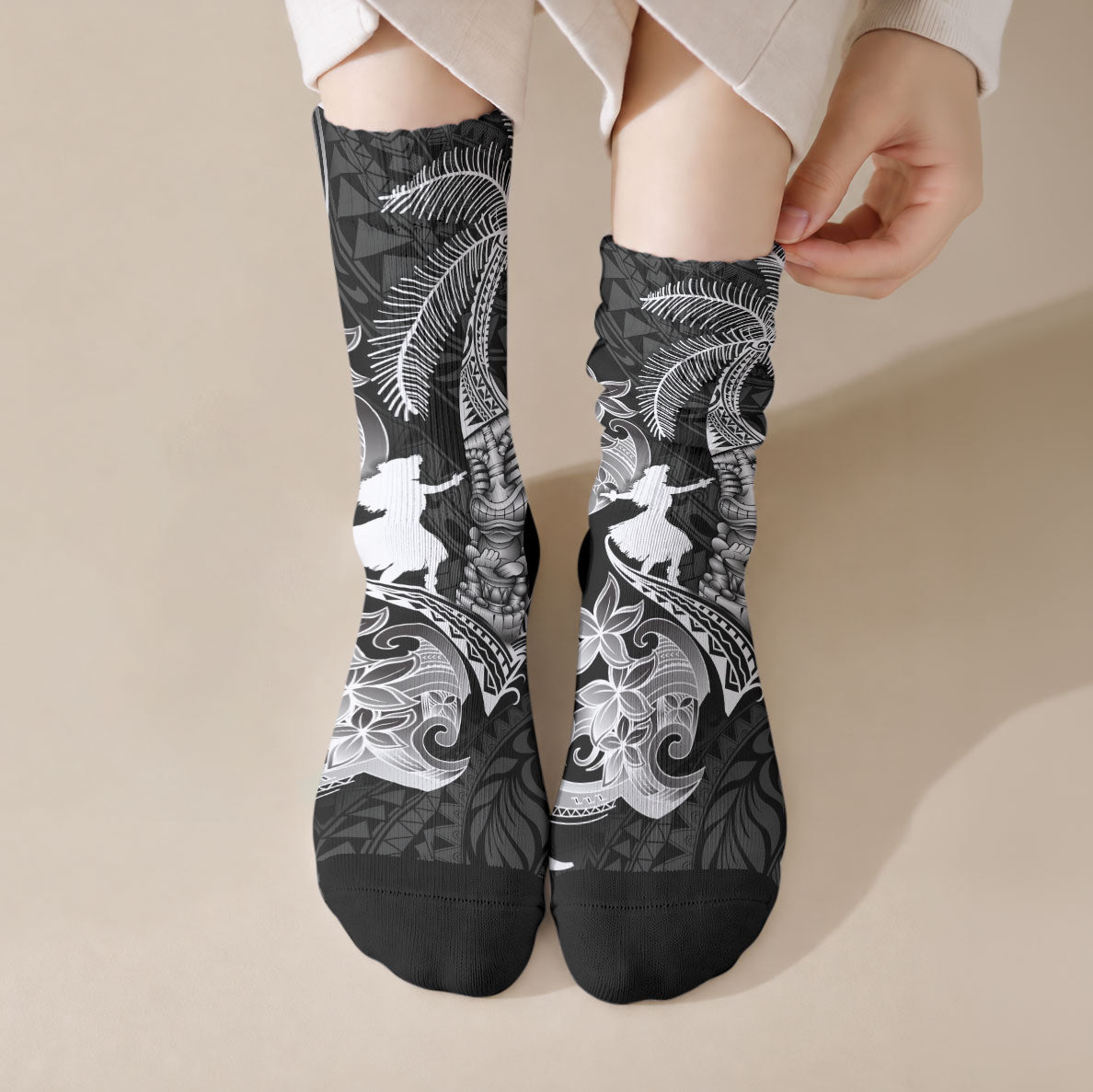 Hawaii Tribal Tiki Drum Hula Girl Crew Socks LT14 Crew Socks Black - Polynesian Pride