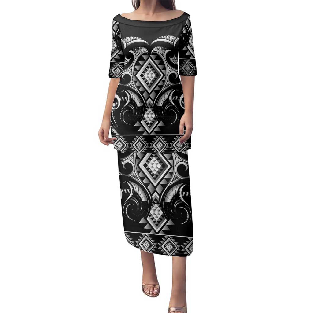 Black Ngaru Taniko With Aotearoa Maori Tattoo Family Matching Puletasi and Hawaiian Shirt LT14 Mom's Dress Black - Polynesian Pride