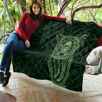 New Zealand Skull Darts Quilt Aotearoa Maori Chest Tattoo Stylized Green - Polynesian Pride