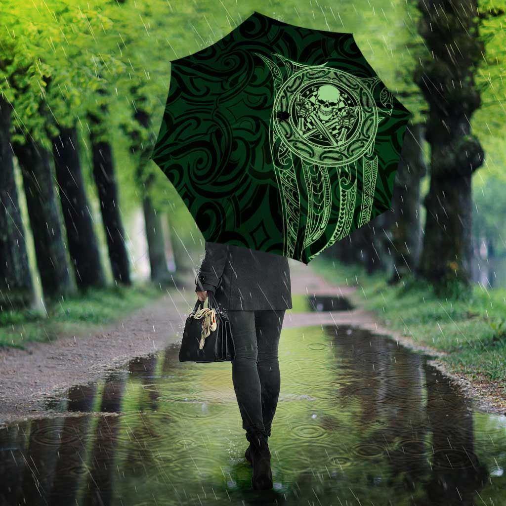 New Zealand Skull Darts Umbrella Aotearoa Maori Chest Tattoo Stylized Green - Polynesian Pride