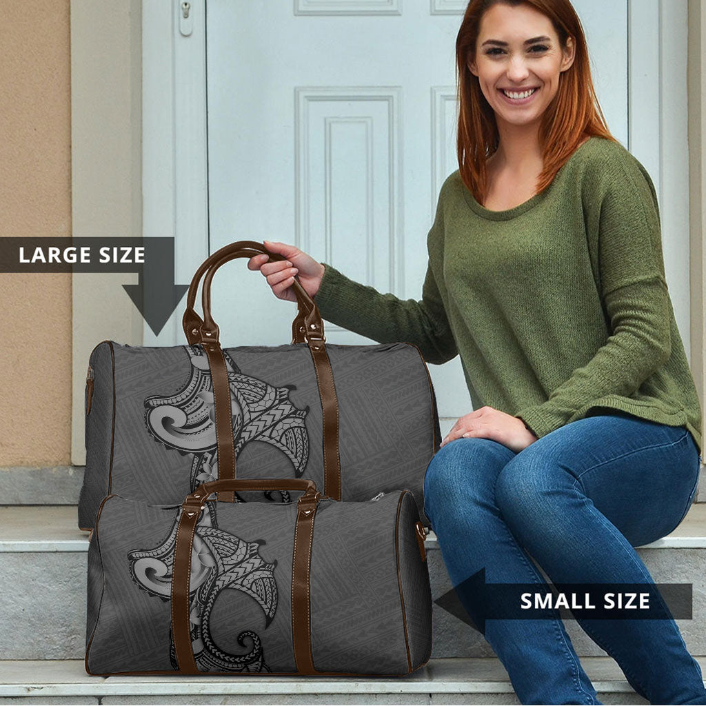 Polynesia Manta Ray Tattoo Travel Bag Tropical Plumeria Gray Polynesian Pattern LT14 - Polynesian Pride