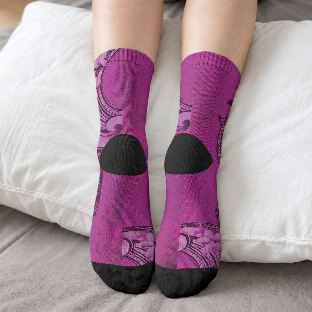 Polynesia Manta Ray Tattoo Crew Socks Tropical Plumeria Pink Polynesian Pattern LT14 - Polynesian Pride