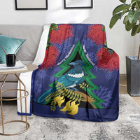 New Zealand Christmas In July Blanket Kowhai Tui Bird With Pohutukawa - Blue