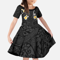 Black And Gray Family Matching Puletasi and Hawaiian Shirt Curves Polynesian Tattoo Mix Plumeria Flowers LT14 Daughter's Dress Gray - Polynesian Pride