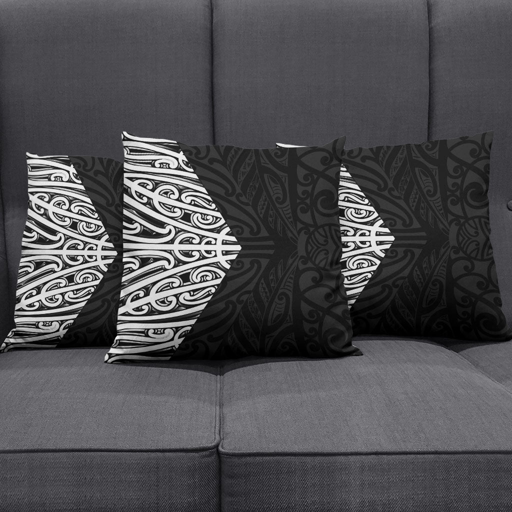 Black New Zealand Puhoro Maori Tattoo Pillow Cover