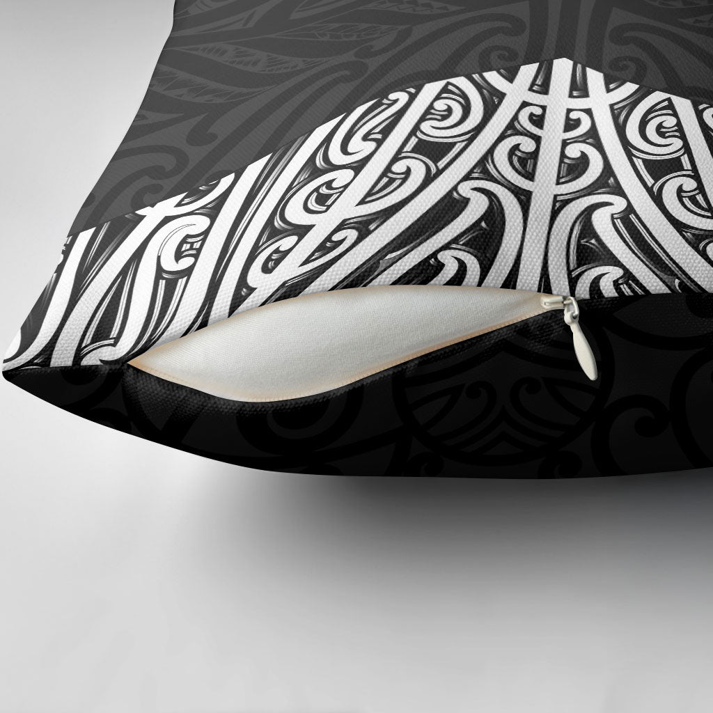 Black New Zealand Puhoro Maori Tattoo Pillow Cover