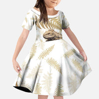Gold New Zealand Tuatara Family Matching Short Sleeve Bodycon Dress and Hawaiian Shirt Aotearoa Sphenodon Punctatus Silver Fern LT14 Daughter's Dress Gold - Polynesian Pride