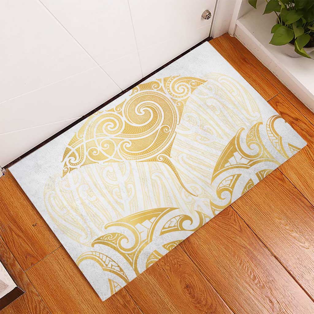 Gold White New Zealand Manta Ray Rubber Doormat Aotearoa Maori Haehae - Polynesian Pride