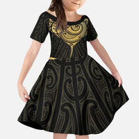Gold Black New Zealand Manta Ray Family Matching Short Sleeve Bodycon Dress and Hawaiian Shirt Aotearoa Maori Haehae LT14 Daughter's Dress Black - Polynesian Pride