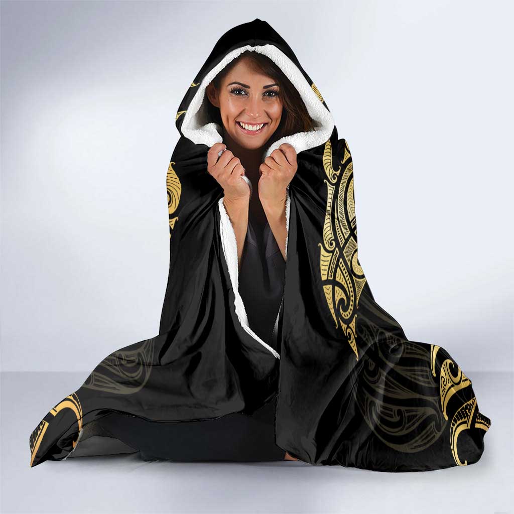 Gold Black New Zealand Manta Ray Hooded Blanket Aotearoa Maori Haehae - Polynesian Pride