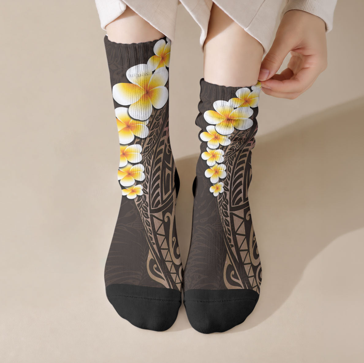 Brown Tropical Plumeria With Galaxy Polynesian Art Crew Socks LT14 Crew Socks Brown - Polynesian Pride