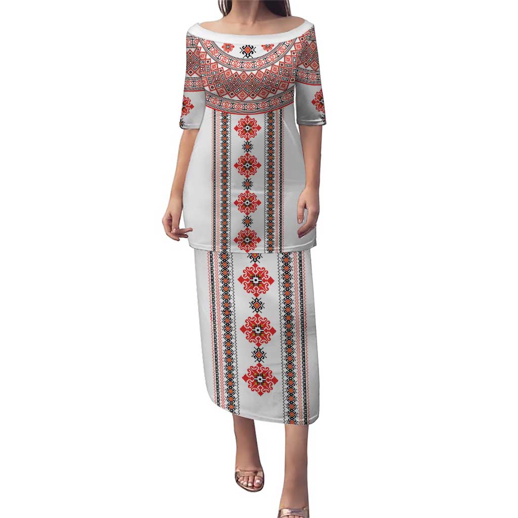 Bulgarian Embroidery Style Seamless Pattern Puletasi