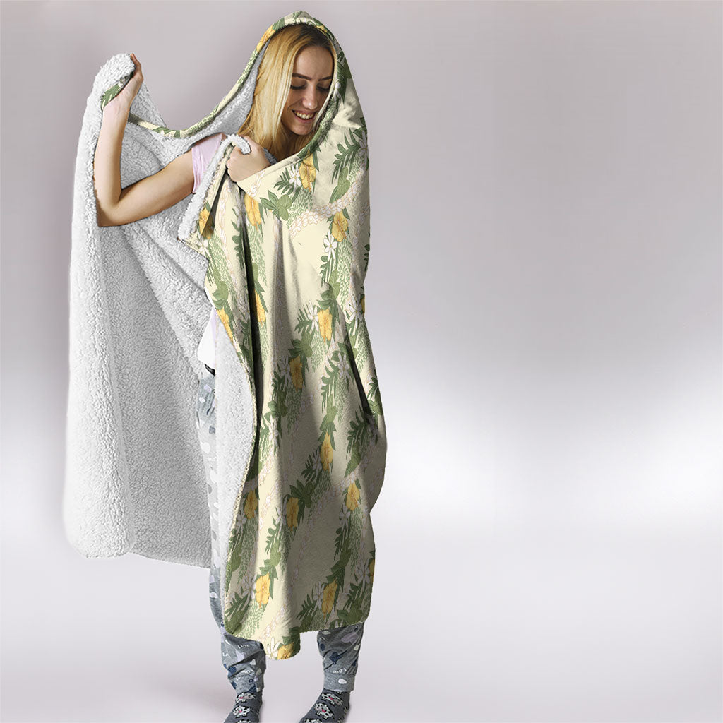 Hawaiian Pikake Maile Lei Hooded Blanket Tiare Hibiscus Kalo Palapalai Leaf Beige
