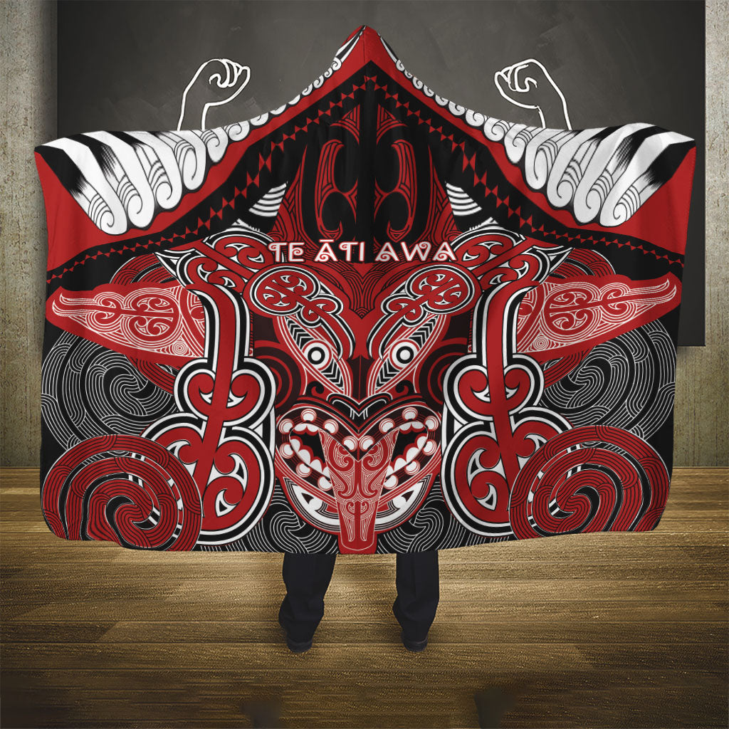 Aotearoa Iwi Te Ati Awa Hooded Blanket Maori Kowhaiwhai Pattern