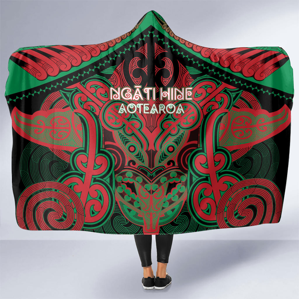 Aotearoa Iwi Ngati Hine Hooded Blanket Maori Kowhaiwhai Pattern
