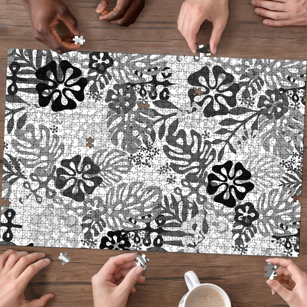 White Aloha Hawaiian Puzzle Monstera Hibiscus Tropical Pattern