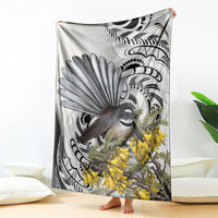 New Zealand Fantail Bird Blanket Maori Piwakawaka Kowhai Maori Pattern
