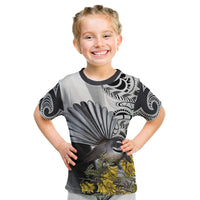 New Zealand Fantail Bird Kid T Shirt Maori Piwakawaka Kowhai Maori Pattern