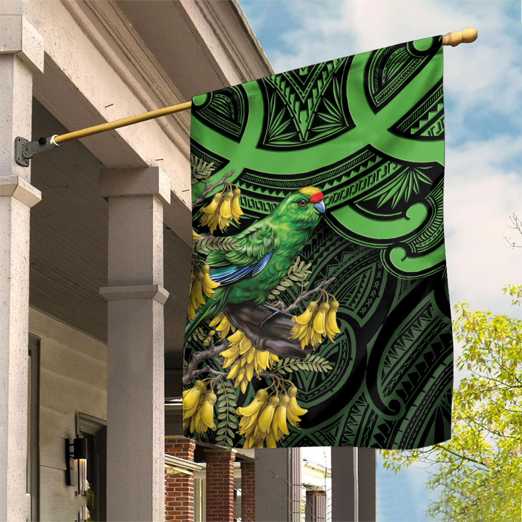 New Zealand Parakeet Bird Garden Flag Maori Kakariki Kowhai Maori Pattern